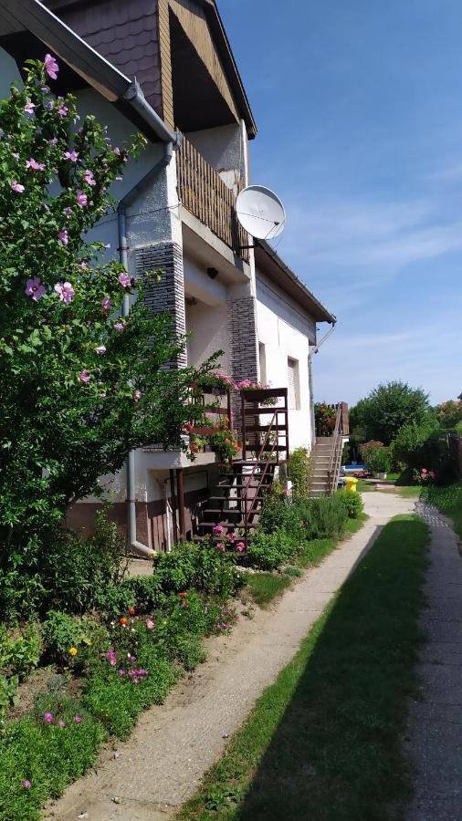 Leander Apartman Balatonlelle Kültér fotó