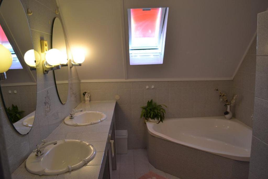 Leander Apartman Balatonlelle Kültér fotó